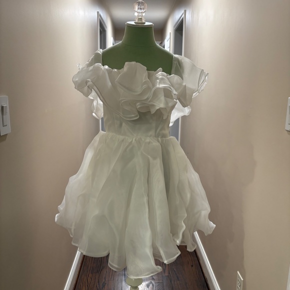 Organza Mini Off shoulder Dress-Size small  Wedding/Bridal - Picture 4 of 6